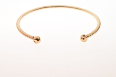 Lot 164 - 9ct gold torc bangle