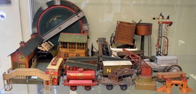 Lot 256 - O gauge items