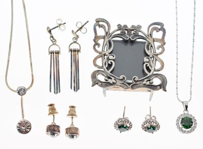 Lot 188 - Small quantity of costume jewellery