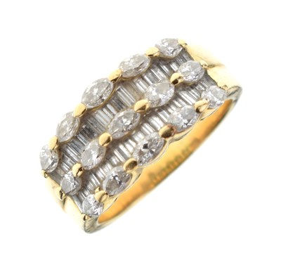 Lot 11 - Diamond dress ring