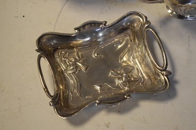 Lot 143 - Edward VII Art Nouveau-style silver milk jug, and two-handled sugar basin