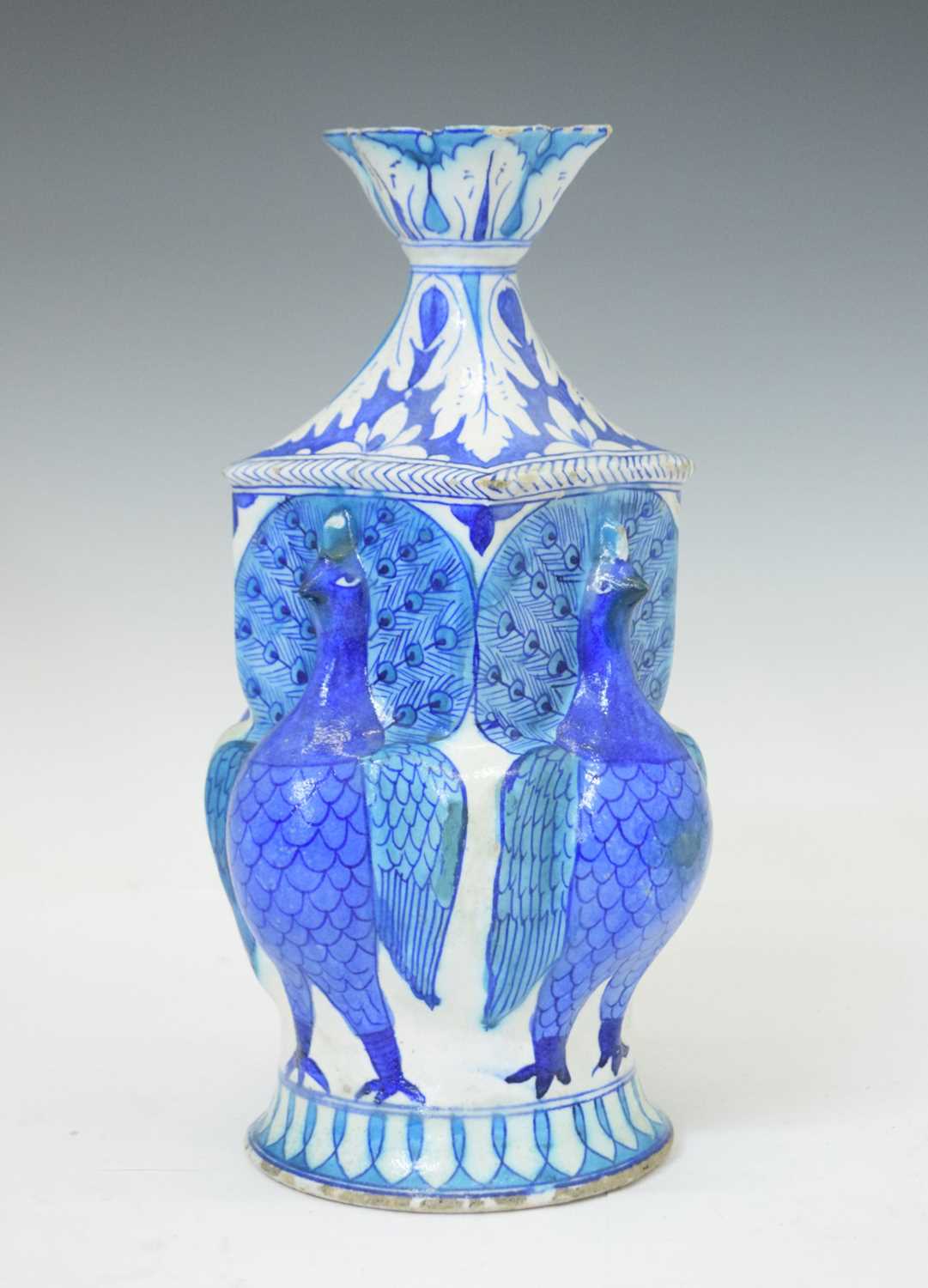 Lot 541 - Iznik style vase