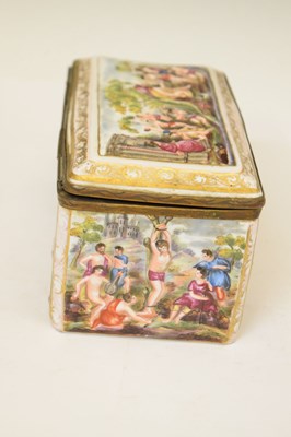 Lot 615 - Capodimonte box