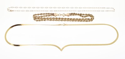 Lot 138 - Two 9ct gold necklaces