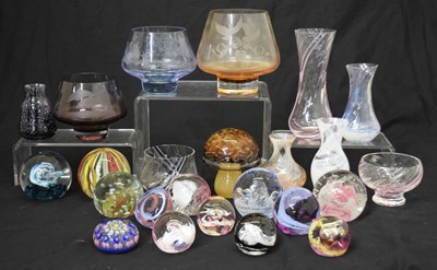 Lot 562 - Quantity of Caithness and other glass paperweights