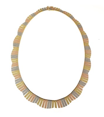 Lot 161 - Three-colour metal graduated Cleopatra-style necklace