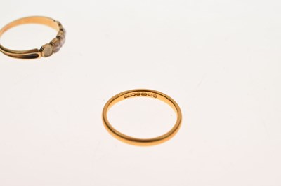 Lot 83 - Two 22ct gold wedding bands