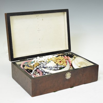 Lot 187 - Large collection of costume jewellery