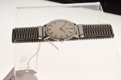 Lot 79 - Mid-size Omega stainless steel wristwatch