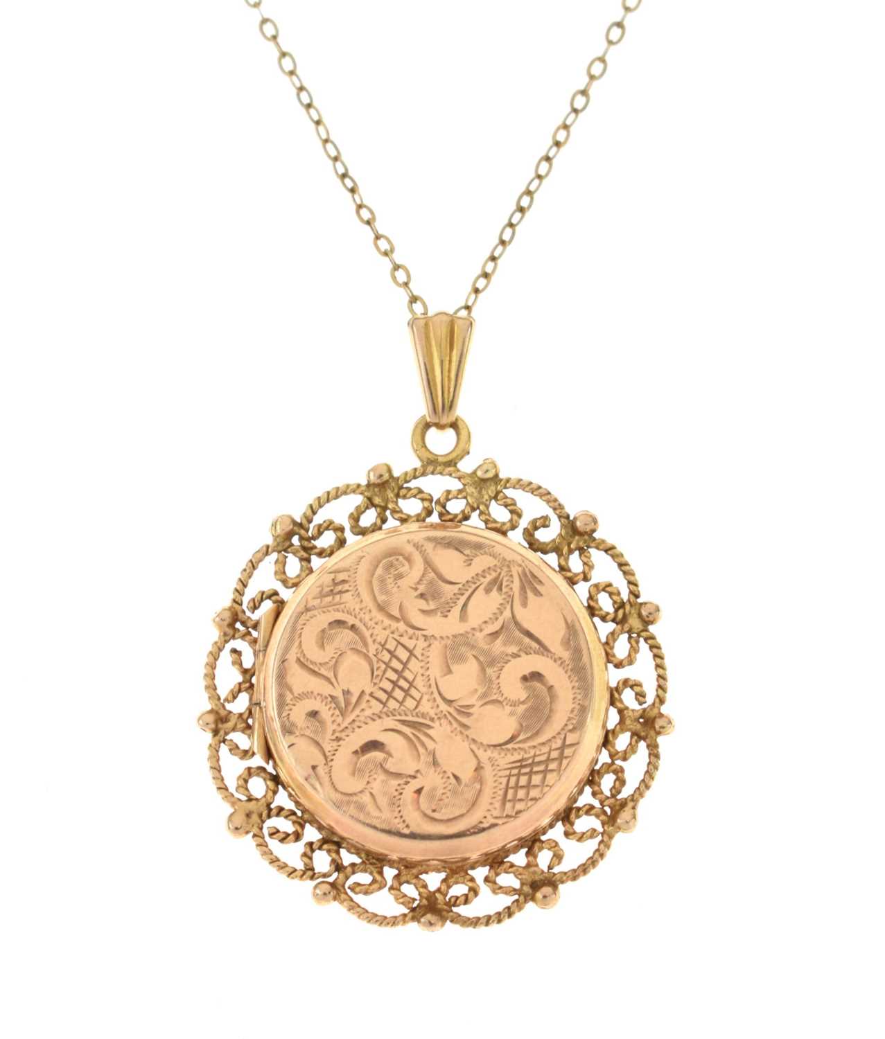 Lot 113 - 9ct gold circular locket