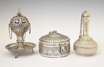 Lot 298 - Three pieces of Oman white metal items