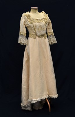 Lot 62 - Late Victorian wedding dress