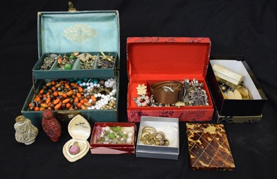 Lot 194 - Large collection of costume jewellery