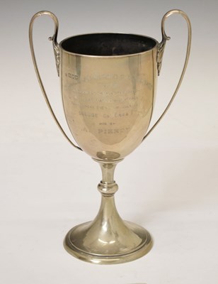 Lot 252 - George V silver trophy cup with engraved inscription 'Shanghai Volunteer Fire Brigade Prize'