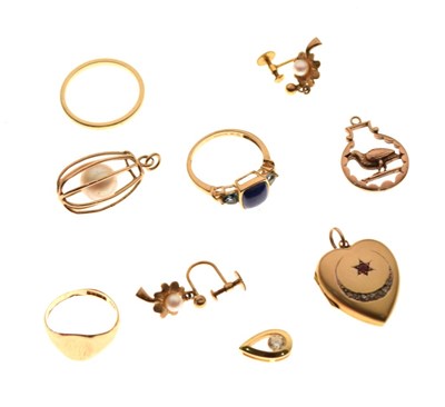 Lot 46 - Assorted gold and yellow metal jewellery