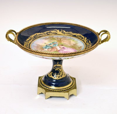 Lot 436 - Sèvres style  tazza