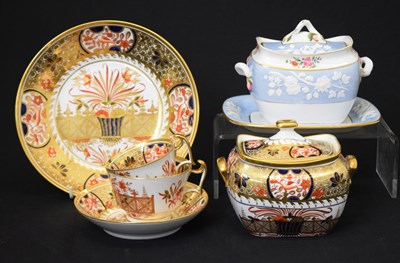 Lot 517 - Group of early 19th century Spode teawares