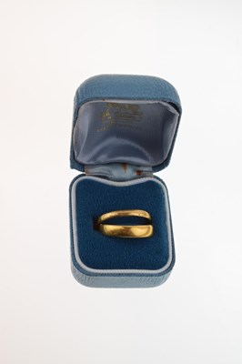 Lot 30 - Two 22ct gold wedding bands