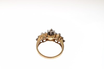 Lot 10 - 18ct gold diamond cluster ring