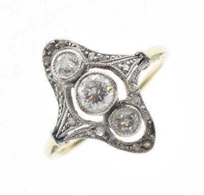 Lot 1 - Early 20th century three-stone diamond ring