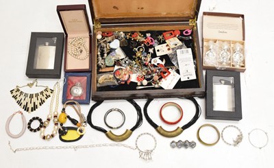 Lot 89 - Quantity of costume jewellery