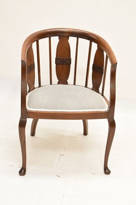 Lot 707 - Edwardian mahogany tub salon chair