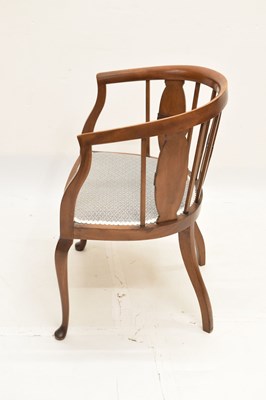 Lot 707 - Edwardian mahogany tub salon chair