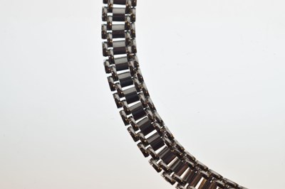 Lot 159 - 9ct white gold necklace