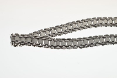 Lot 159 - 9ct white gold necklace