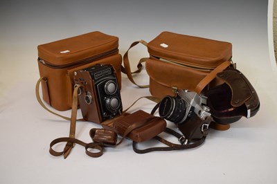 Lot 379 - Rolleicord Franke & Heidecke camera and camera accessories