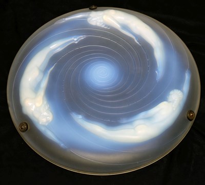 Lot 528 - Sabino opalescent glass shade (a/f)