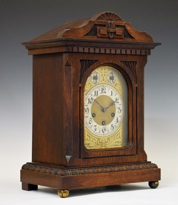 Lot 735 - Junghans - Early 20th century German oak-cased chiming mantel or bracket clock