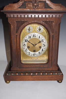 Lot 735 - Junghans - Early 20th century German oak-cased chiming mantel or bracket clock