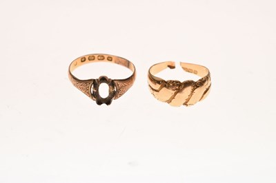 Lot 32 - Two 18ct gold rings