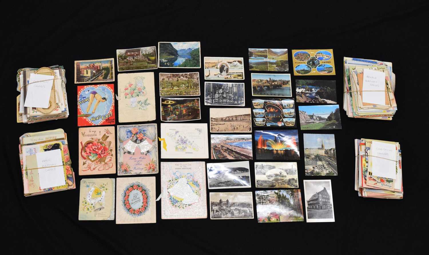 Lot 295 - Quantity of 20th century postcards, to include a small selection of World War One postcards, etc