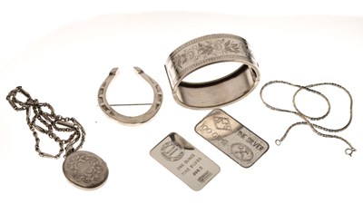 Lot 185 - George VI silver horseshoe brooch, Sheffield 1946, ingots, etc