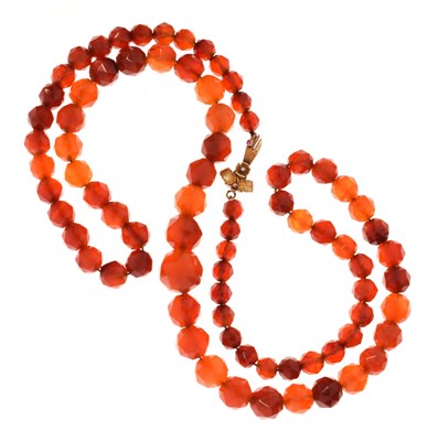 Lot 49 - Carnelian necklace