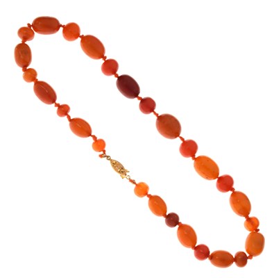 Lot 53 - 'Butterscotch amber' coloured bead necklace