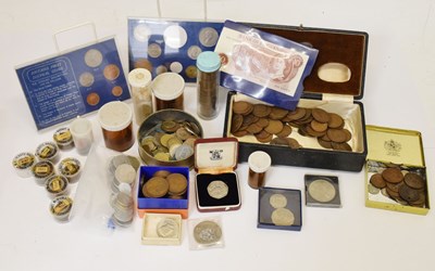 Lot 171 - Quantity of world coins and bank notes