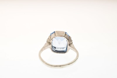 Lot 31 - Aquamarine-coloured single stone ring