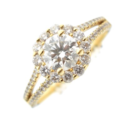 Lot 15 - Samara James halo diamond cluster 18ct gold ring