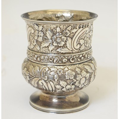 Lot 194 - George III silver cup or beaker