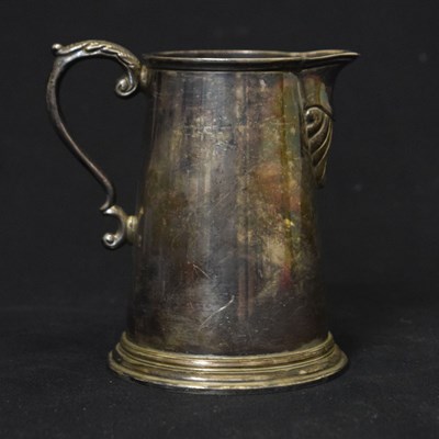 Lot 144 - George VI Irish silver jug