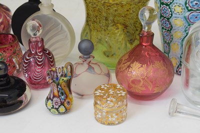 Lot 518 - Quantity of 20th century perfume bottles, art glass, etc