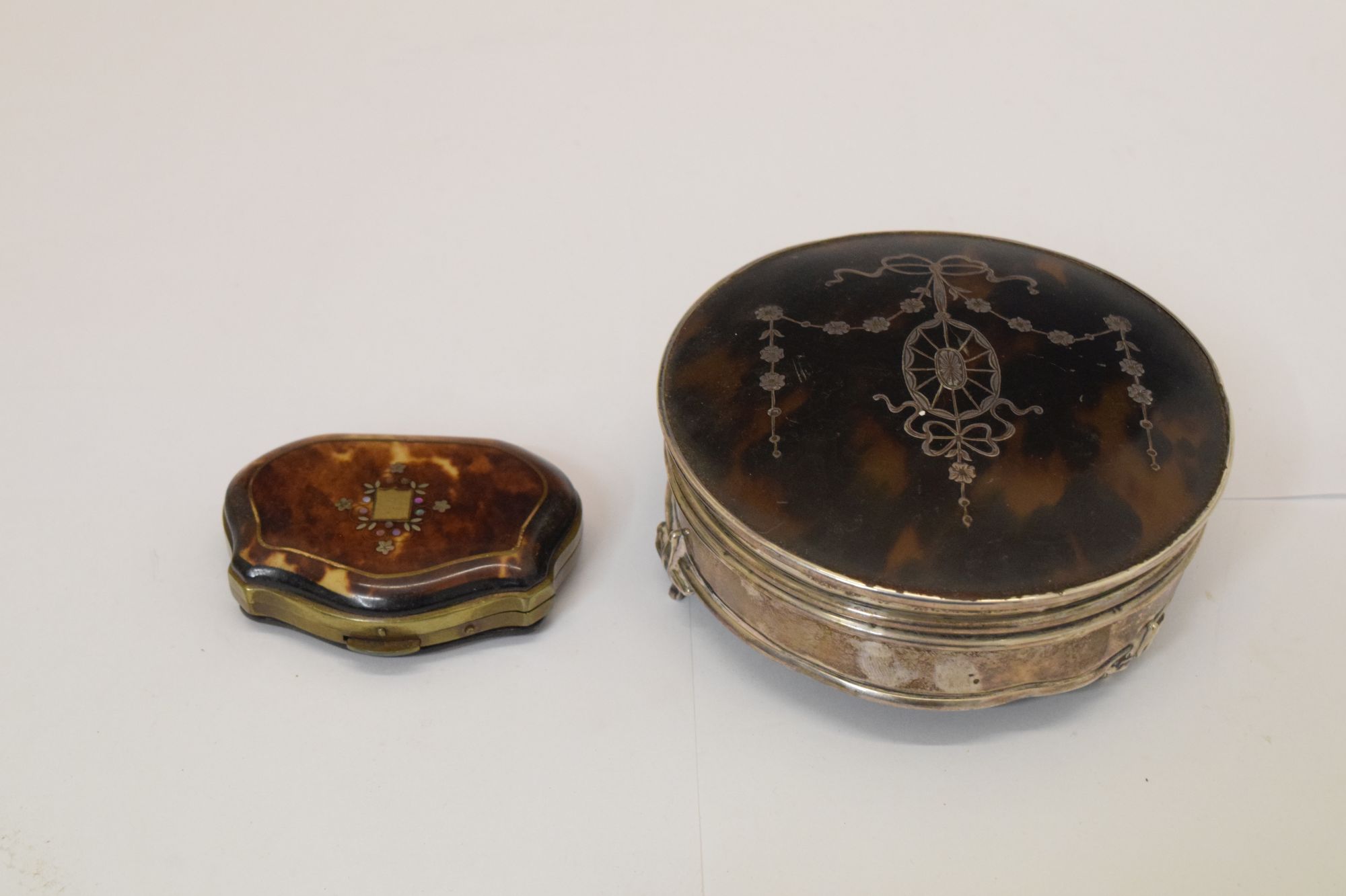 Lot 123 - George V Tortoiseshell And Silver Dressing