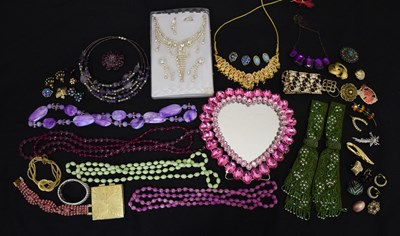 Lot 100 - Quantity of costume jewellery