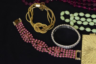 Lot 100 - Quantity of costume jewellery