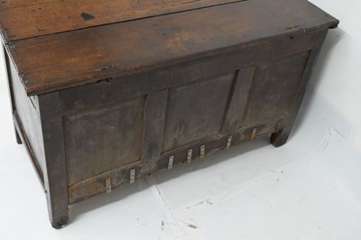 Lot 402 - Oak coffer