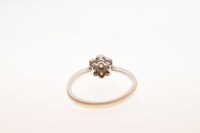 Lot 3 - 18ct white gold diamond daisy cluster ring