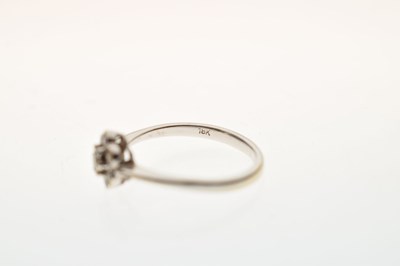 Lot 3 - 18ct white gold diamond daisy cluster ring